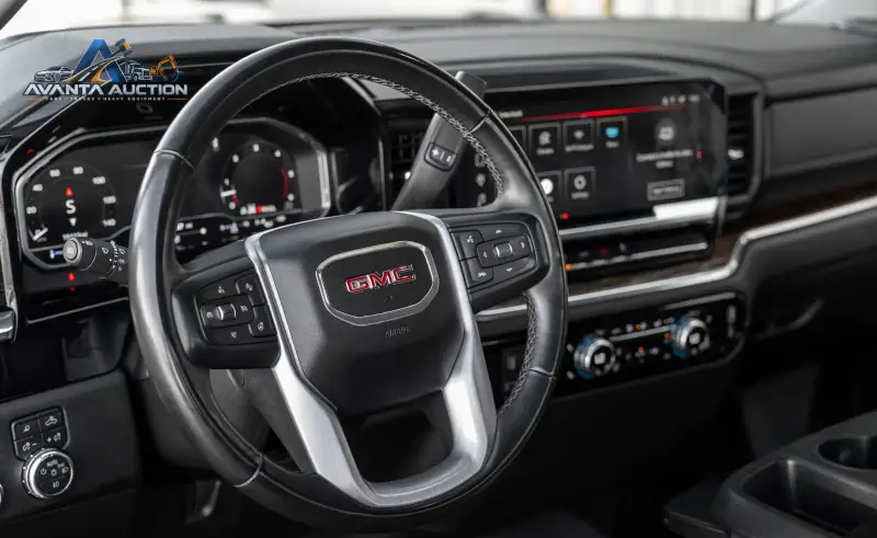 2024 GMC Sierra 3500HD SLE Duramax Dually 4x4 photo 5