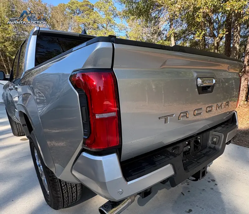 2024 Toyota Tacoma Limited Double Cab i-Force Max 4×4 photo 17