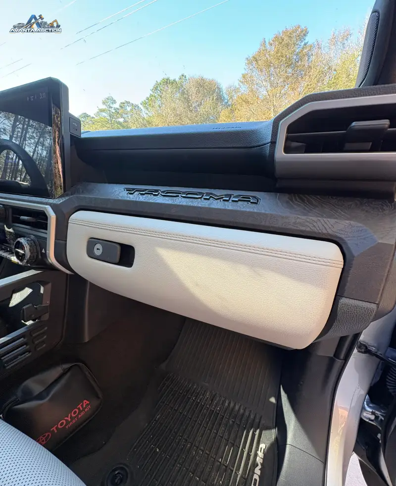 2024 Toyota Tacoma Limited Double Cab i-Force Max 4×4 photo 66