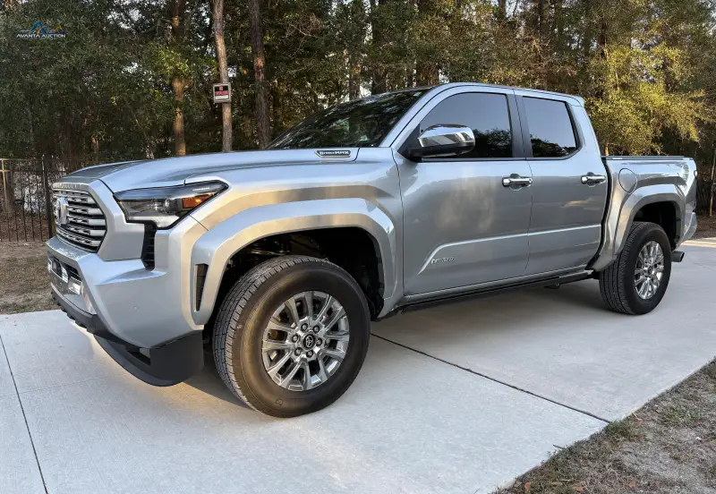 2024 Toyota Tacoma Limited Double Cab i-Force Max 4×4 photo 13