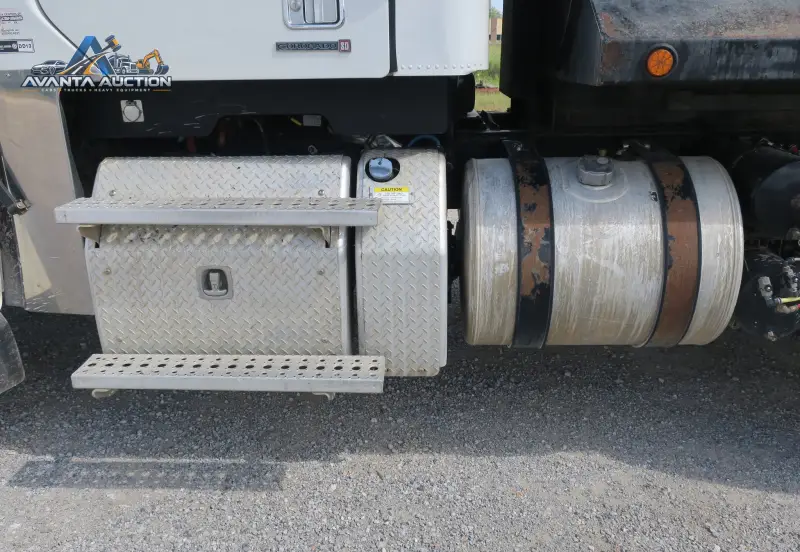 2012 Freightliner Coronado SD photo 13