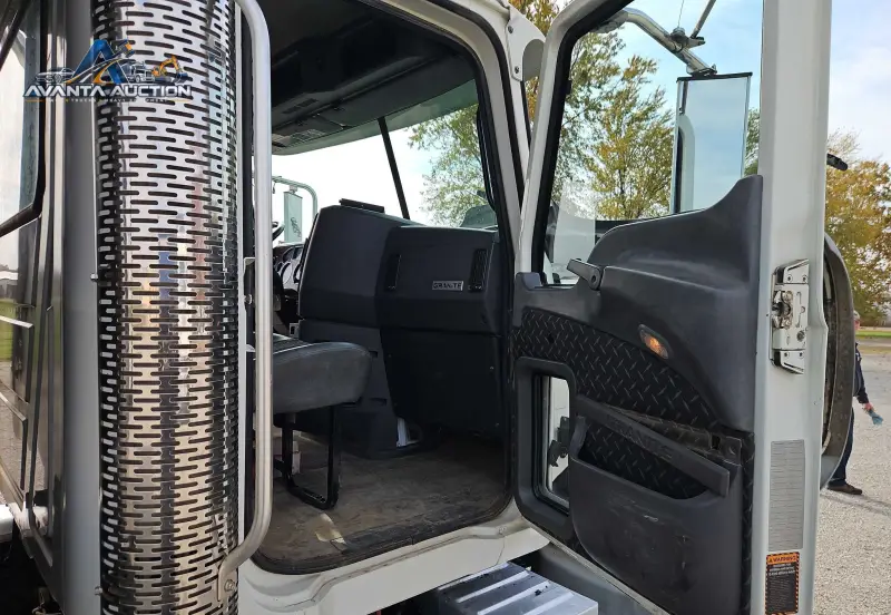 2011 Mack GU713 photo 40