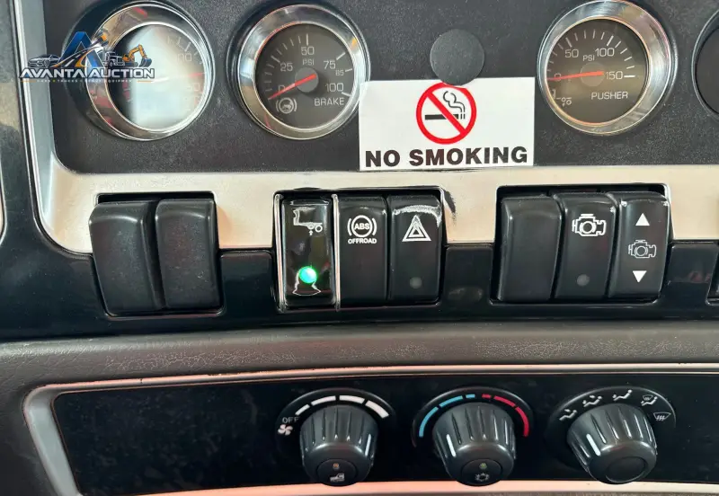 2006 Kenworth T800 photo 43