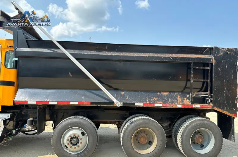 2006 Kenworth T800 photo 9