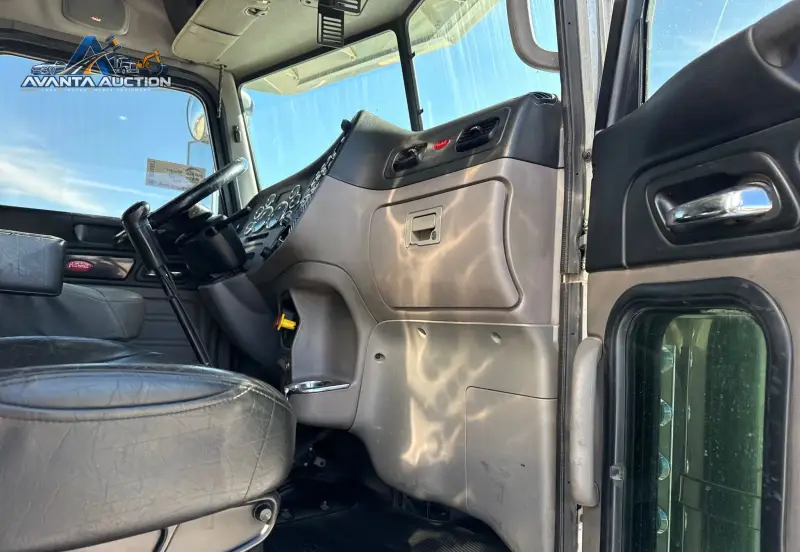 2018 Peterbilt 389 photo 66