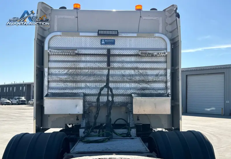 2018 Peterbilt 389 photo 16