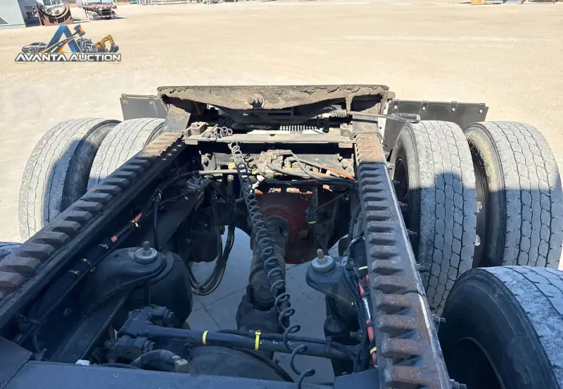 2018 Peterbilt 389 photo 13