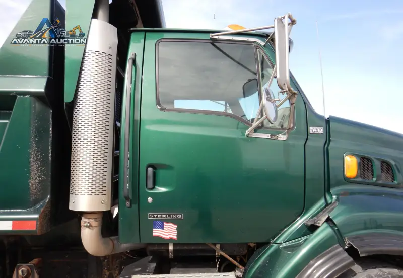 2001 Sterling LT9500 photo 70