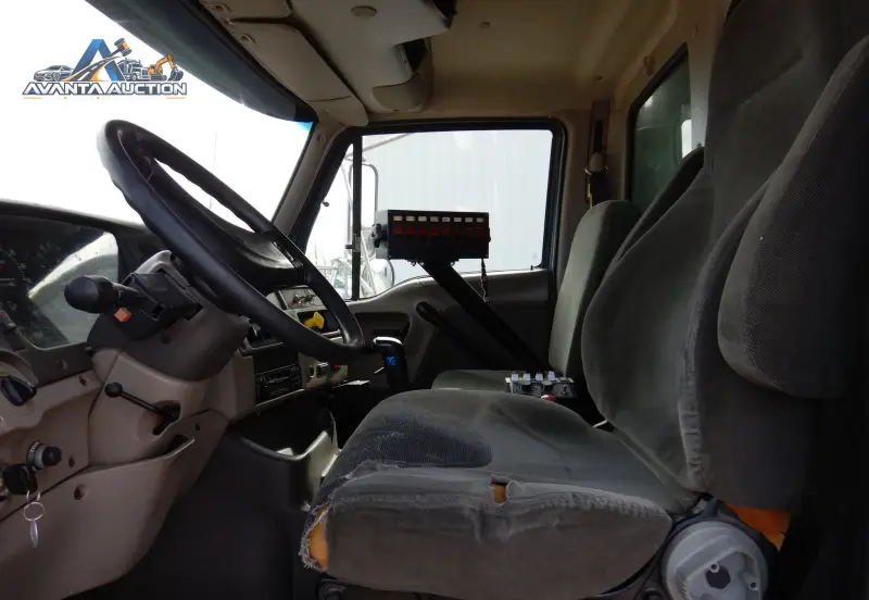 2001 Sterling LT9500 photo 50