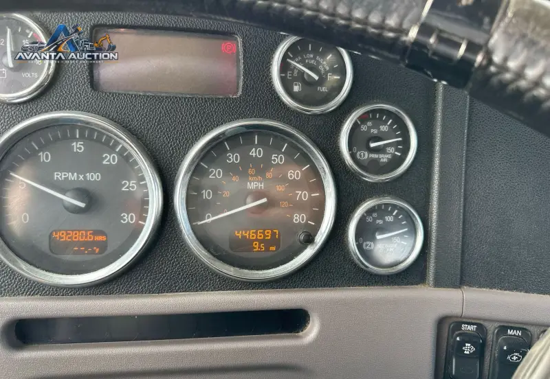 2014 Peterbilt 389 photo 26