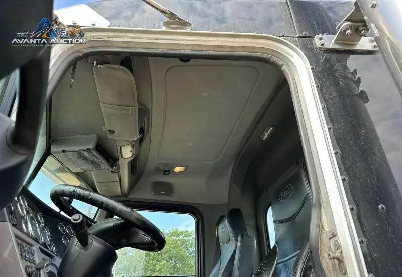 2014 Peterbilt 389 photo 21