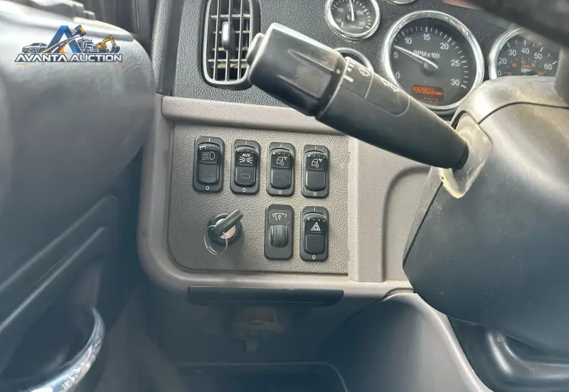 2014 Peterbilt 389 photo 27