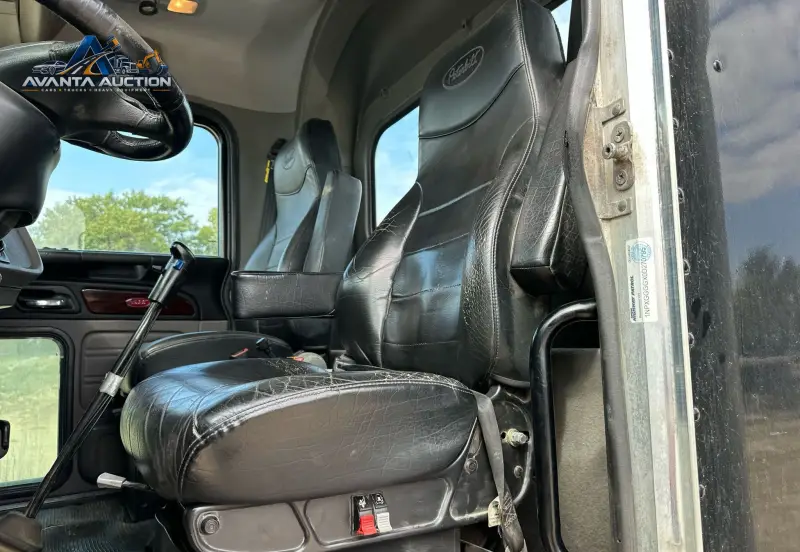 2014 Peterbilt 389 photo 20