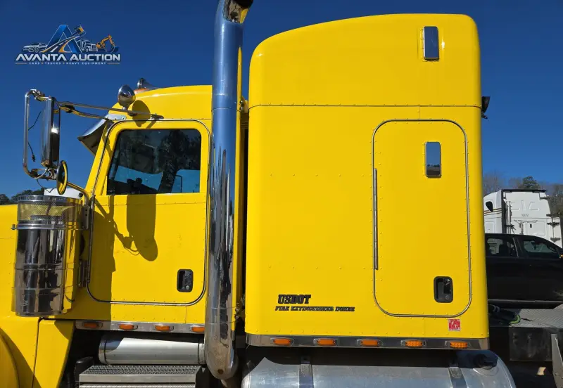 2014 Peterbilt 389 photo 29