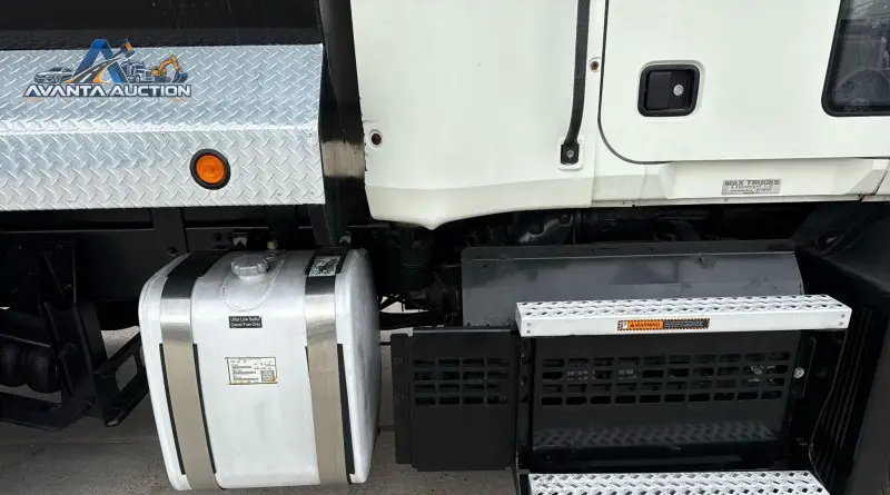 2019 Mack Anthem photo 18