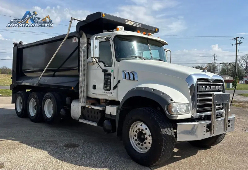 2017 Mack Granite GU713 photo 3