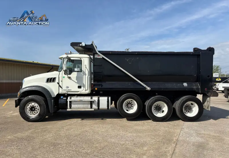 2017 Mack Granite GU713 photo 8