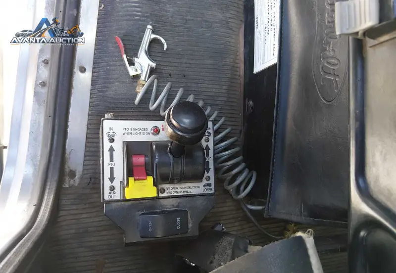2002 Peterbilt 378 photo 72