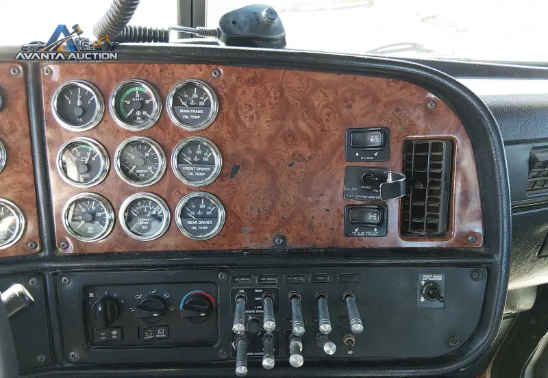 2002 Peterbilt 378 photo 88