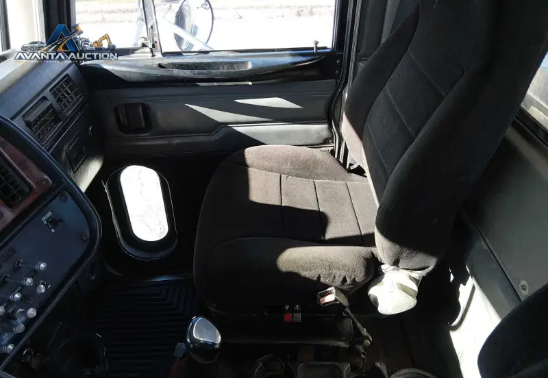 2002 Peterbilt 378 photo 77