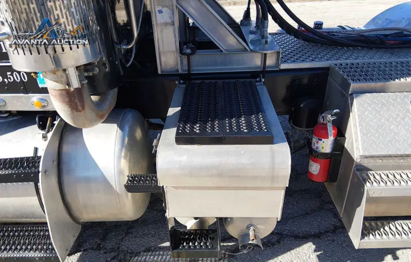 2002 Peterbilt 378 photo 11