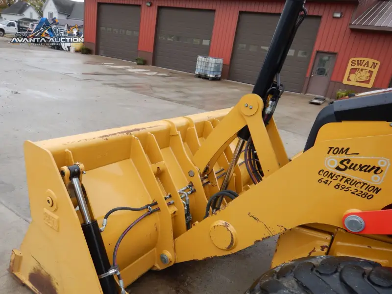 2014 Caterpillar 430F photo 10