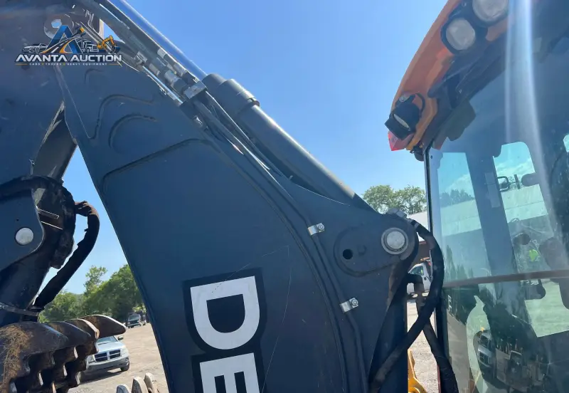 2020 John Deere 310L photo 31