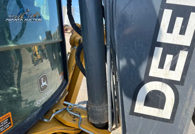 2020 John Deere 310L photo 22
