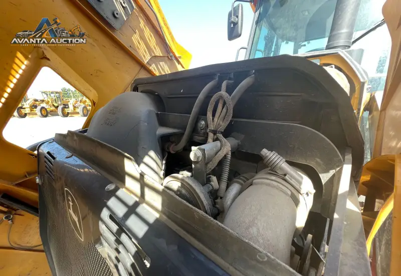 2020 John Deere 310L photo 52