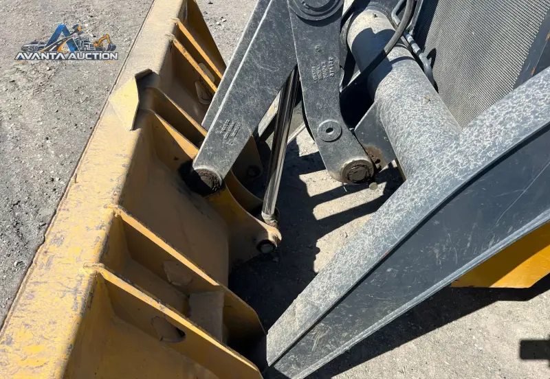 2020 John Deere 310L photo 11