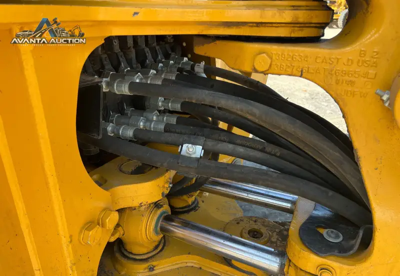 2020 John Deere 310L photo 17