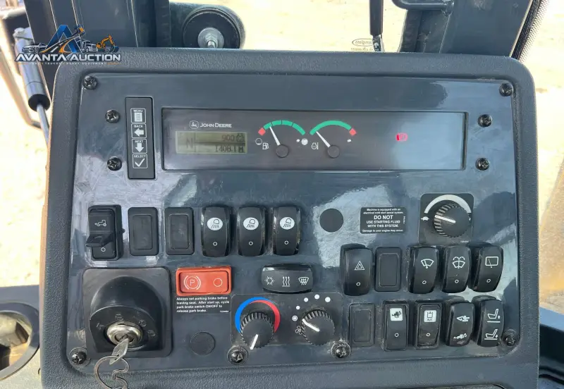 2020 John Deere 310L photo 42