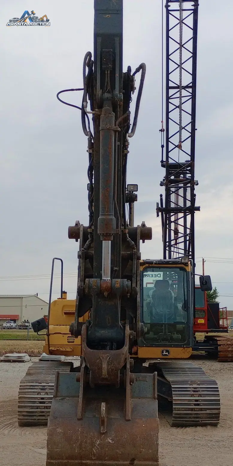2014 John Deere 250G LC photo 2