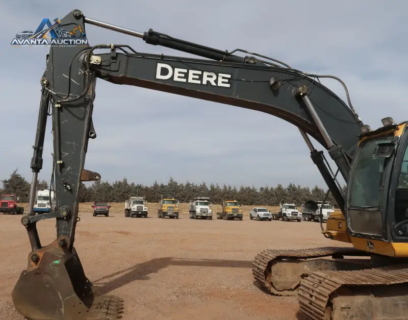 2015 John Deere 210G LC photo 44