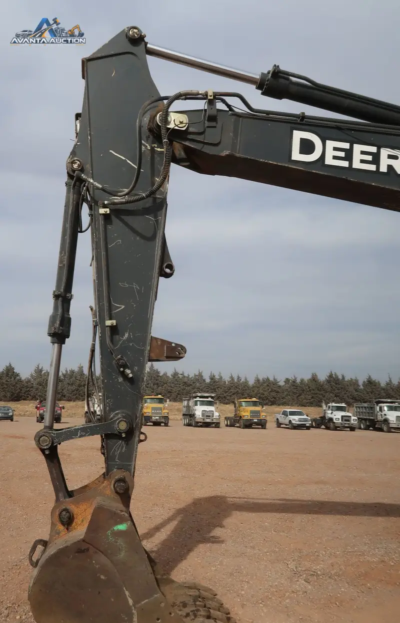 2015 John Deere 210G LC photo 48