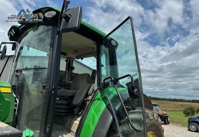 2021 John Deere 6130M photo 26