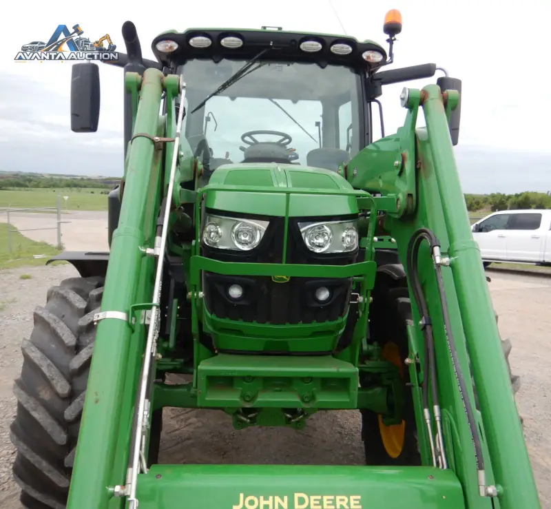 2015 John Deere 6120R photo 59