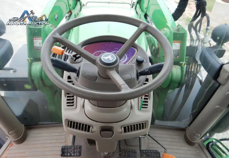 2015 John Deere 6120R photo 19