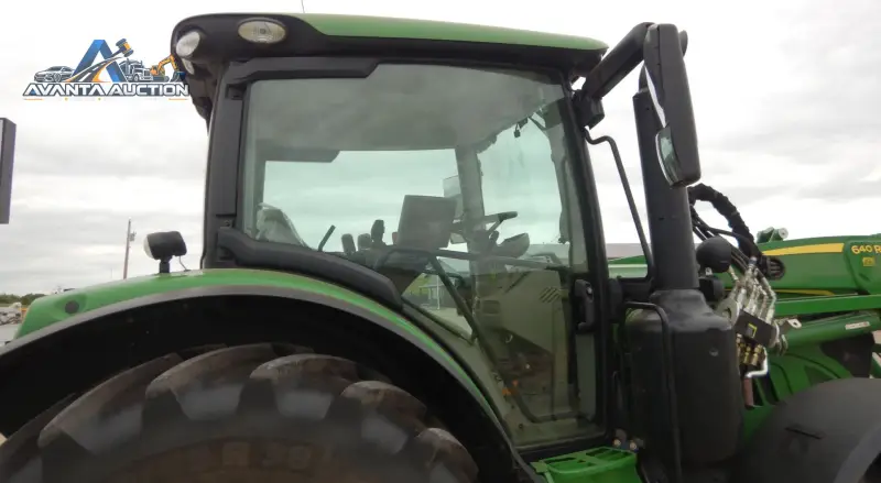 2015 John Deere 6120R photo 35