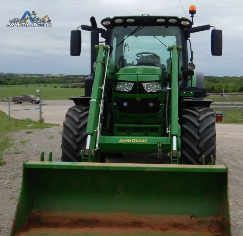 2015 John Deere 6120R photo 2