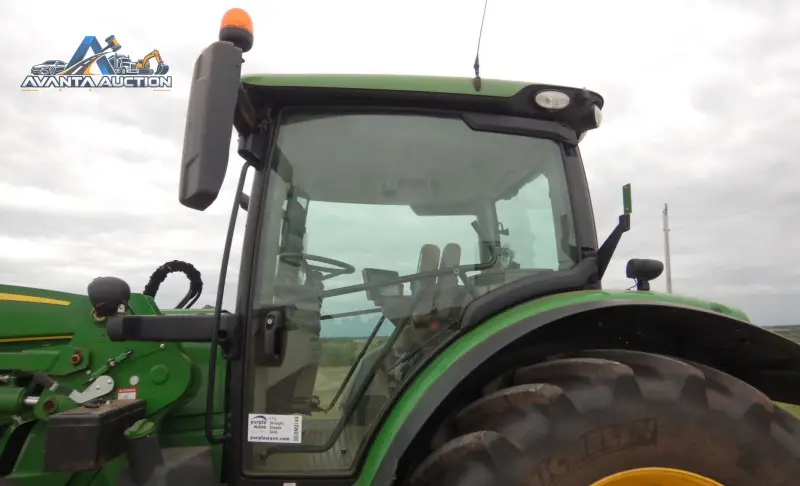 2015 John Deere 6120R photo 33