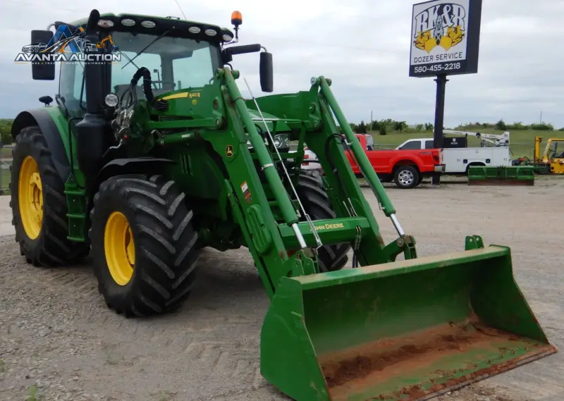 2015 John Deere 6120R photo 3