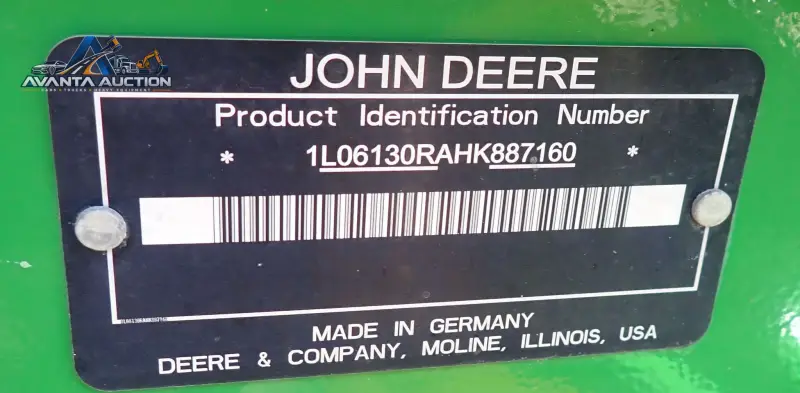 2017 John Deere 6130R photo 36