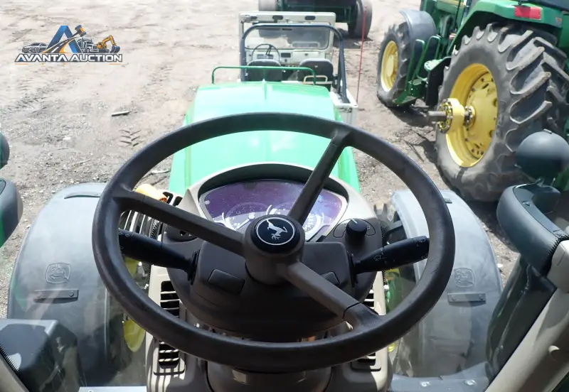 2017 John Deere 6130R photo 12