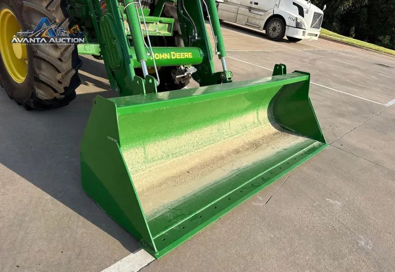 2023 John Deere 6135E photo 14