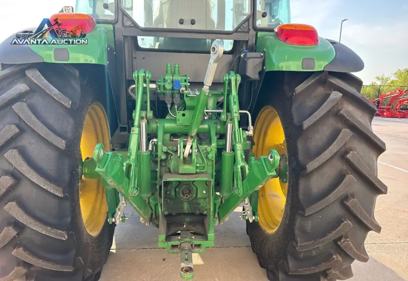 2023 John Deere 6135E photo 18