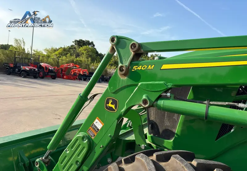 2023 John Deere 6135E photo 11