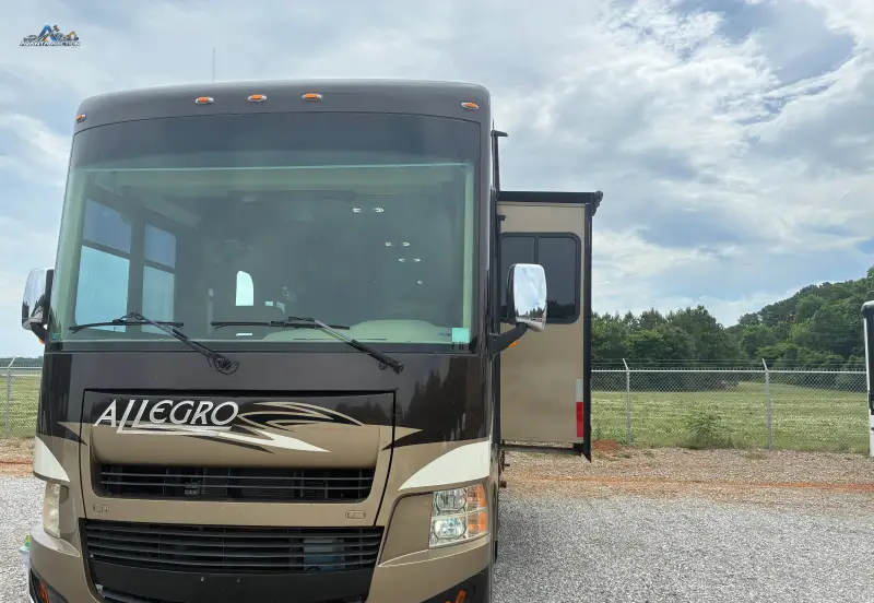 2013 Tiffin Allegro Open Road Motorcoach photo 22