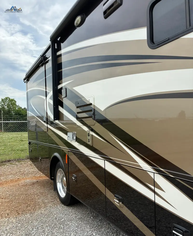 2013 Tiffin Allegro Open Road Motorcoach photo 32