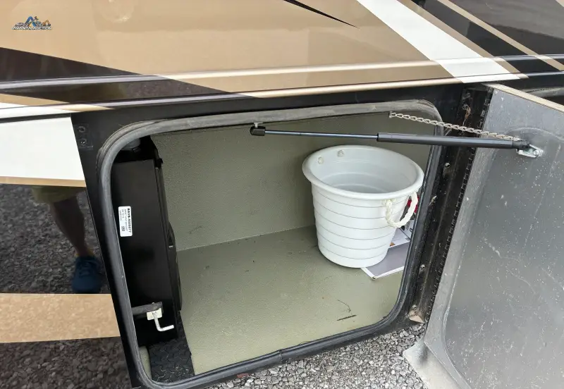 2013 Tiffin Allegro Open Road Motorcoach photo 43